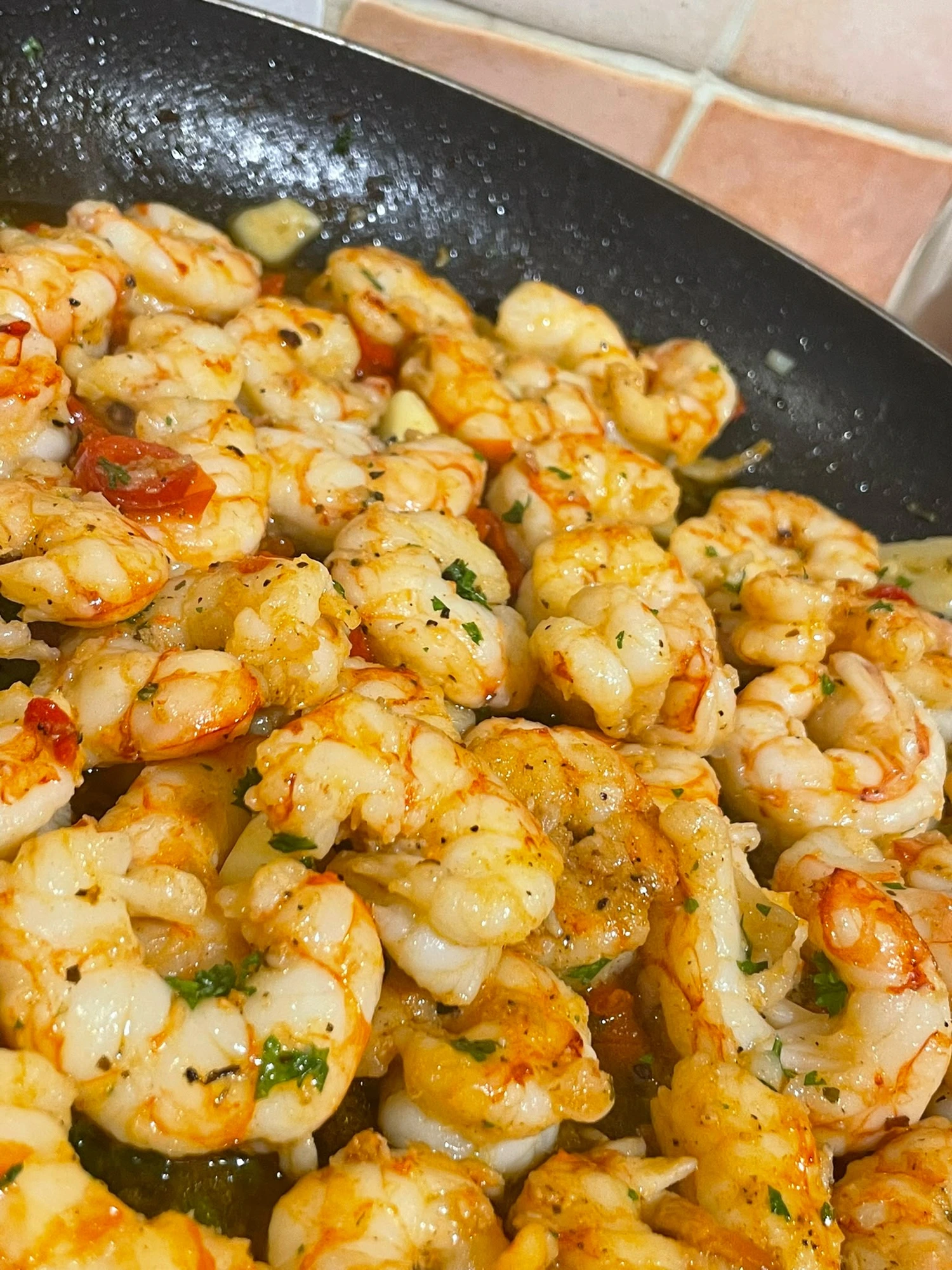 Garlic king prawns