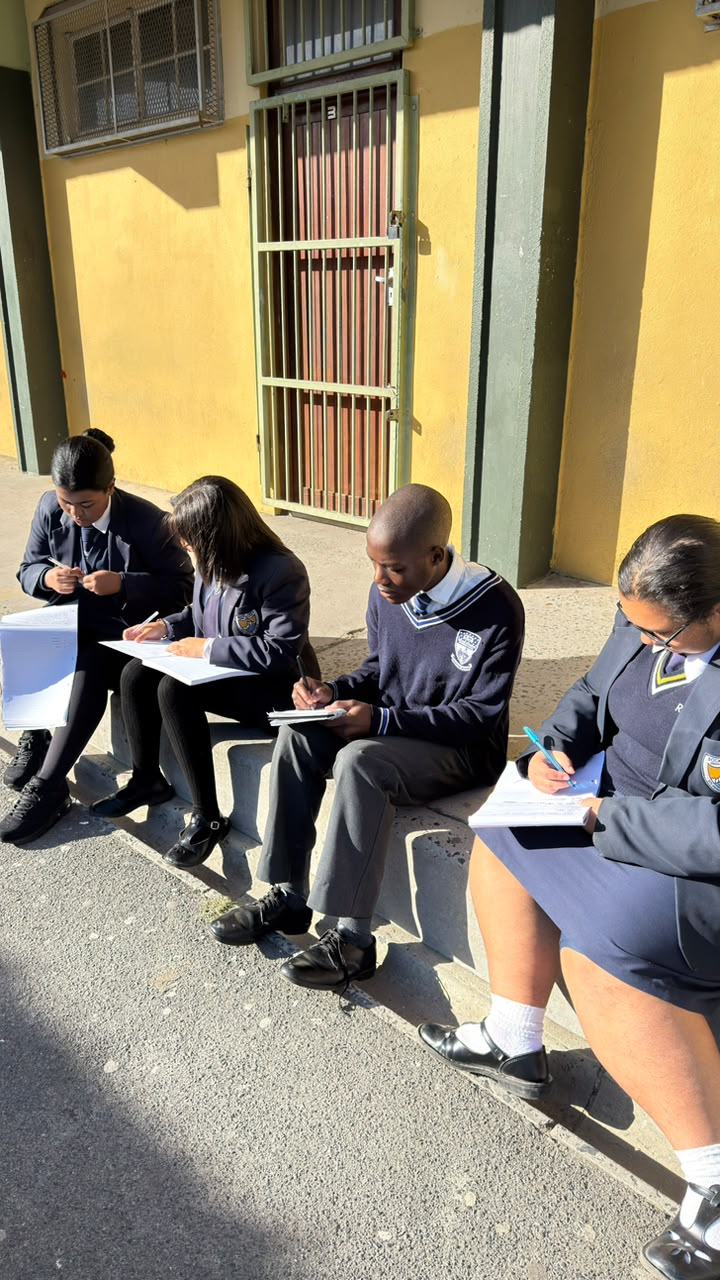English is Lekka learners debating