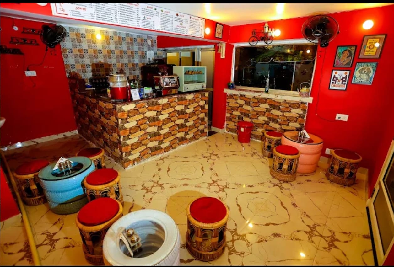 Tea Toast & Fire n Fury Firezza café storefront opposite Medanta, Patna