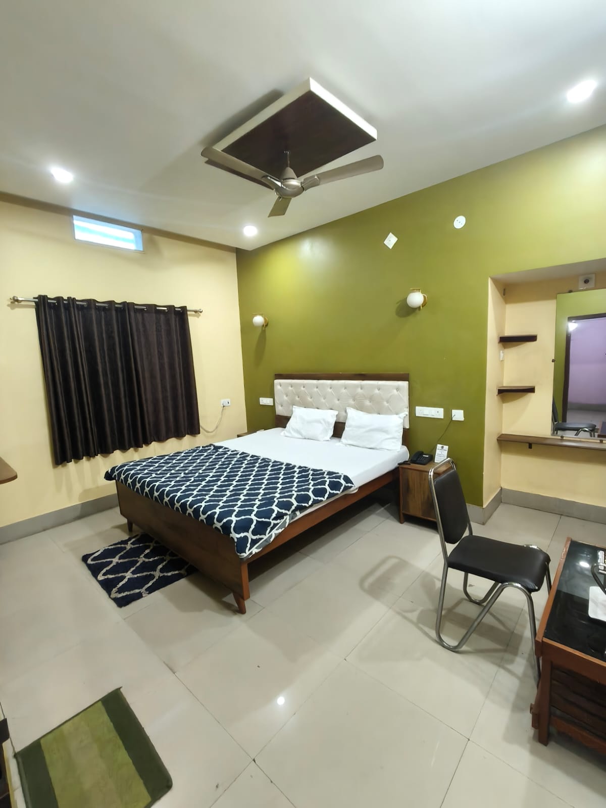AC Premium room with smart TV and air conditioning, Hotel Virasat Retreat