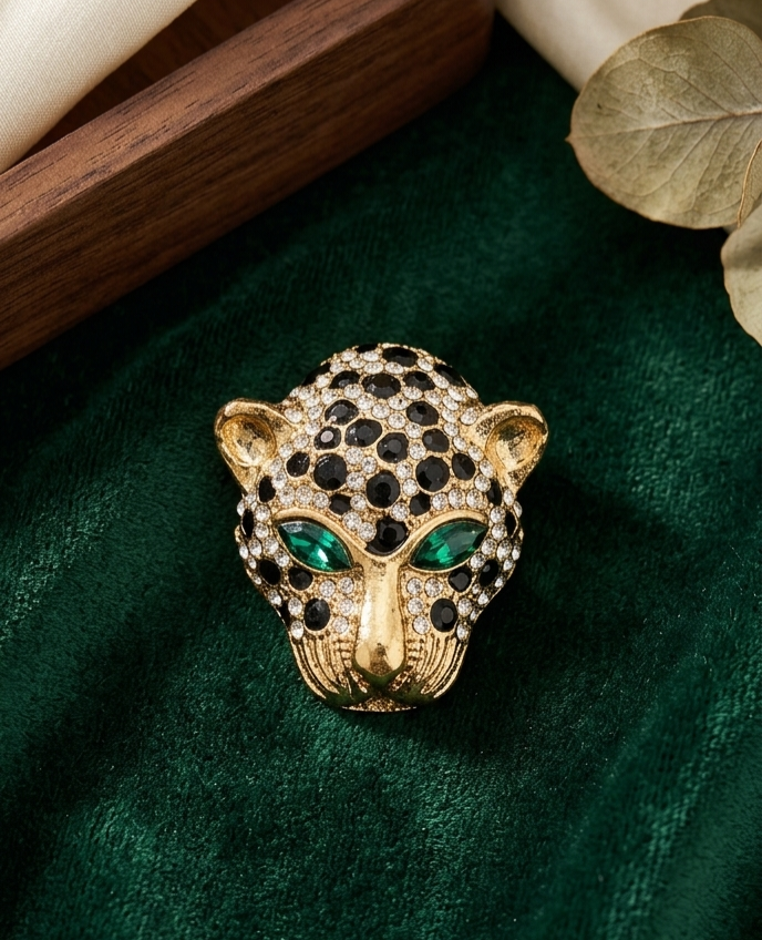 Emerald-Eyed Leopard Brooch